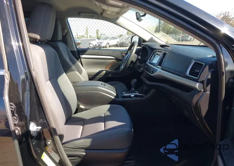 2016 Toyota Highlander Le from USA, damaged, VIN 5TDZARFH0GS021167